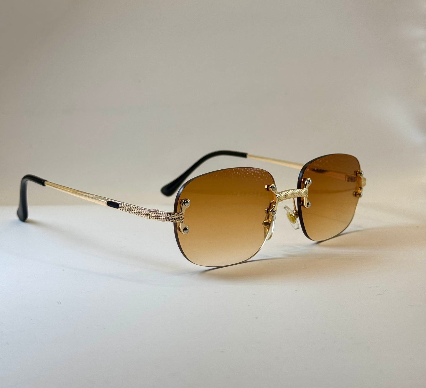 YON-EYE BROWN - Asiana