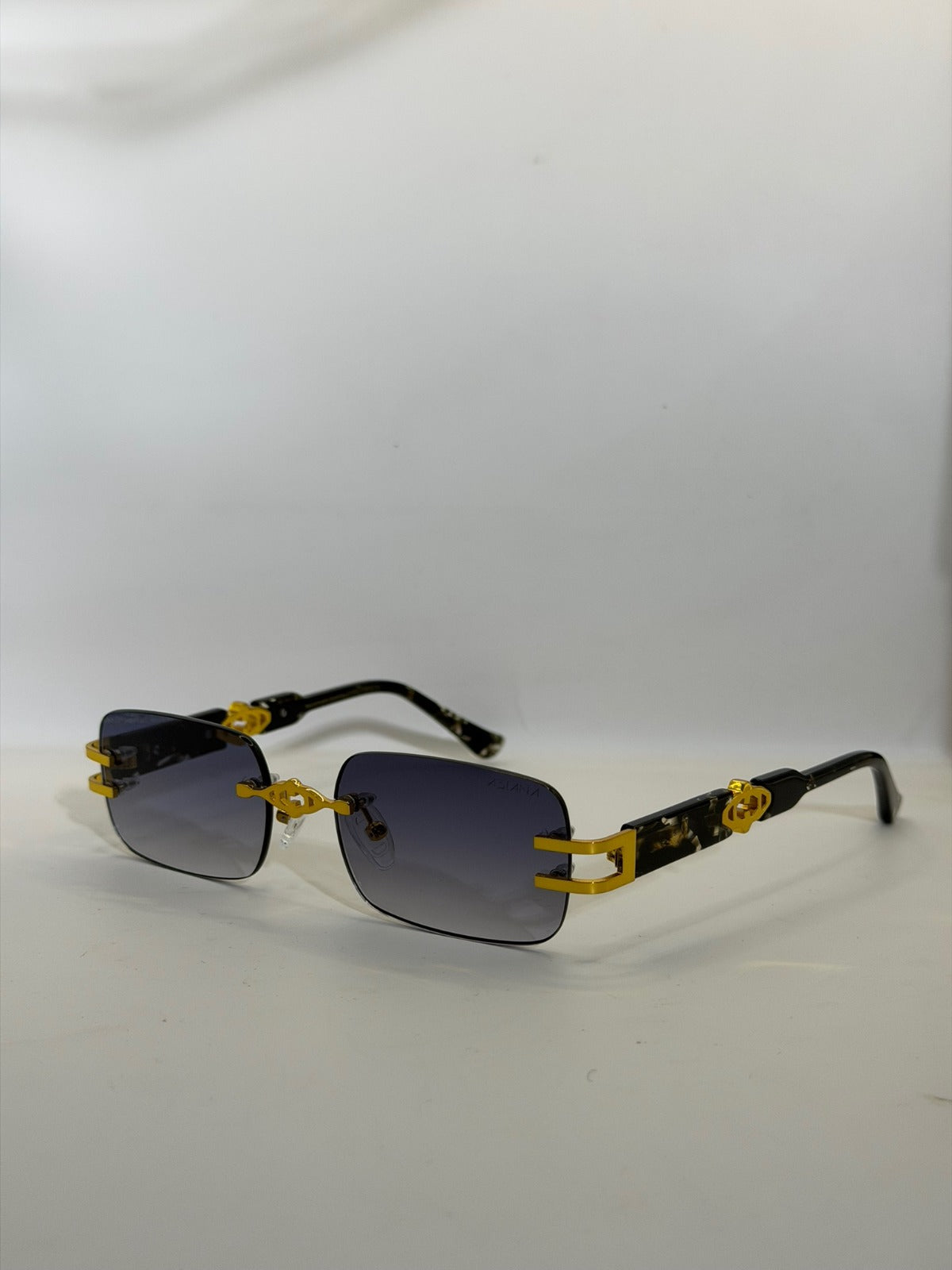 TERANA M Black
